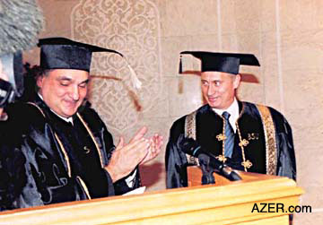 Kamal Abdullayev congratulating Russian President Putin