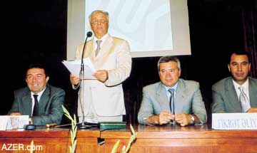 September 2003: On the occasion of signing an educational agreement between LUKoil and Azerbaijan State Oil Academy (ASOA). Left to right: Misir Mardanov (Education Minister of Azerbaijan), Siyavush Garayev (Rector of ASOA), Vagit Alekperov (President of Lukoil) and Fikrat Aliyev (General Director of Lukoil-Azerbaijan, representative of Lukoil in Azerbaijan, Georgia and Turkey).