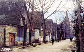 Left: The main street of Khanlar which was once called Helenendorf and the settlement of German immigrants. The houses were built in the mid-1800s. Photo: Jacqueline Grewlich