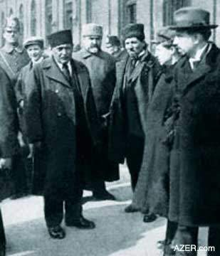 Nariman Narimanov at the railway station in Berlin going to a conference in Genoa, Italy, with the delegation. April 1, 1922. Photo: National archives of Azerbaijan.