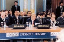 Heydar Aliyev, President of Azerbaijan, at OSCE Istanbul Summit, 1999.